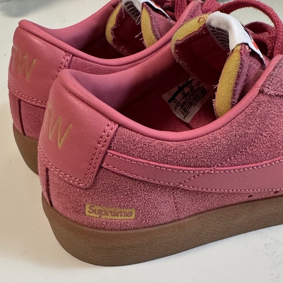nike sb blazer low gt supreme